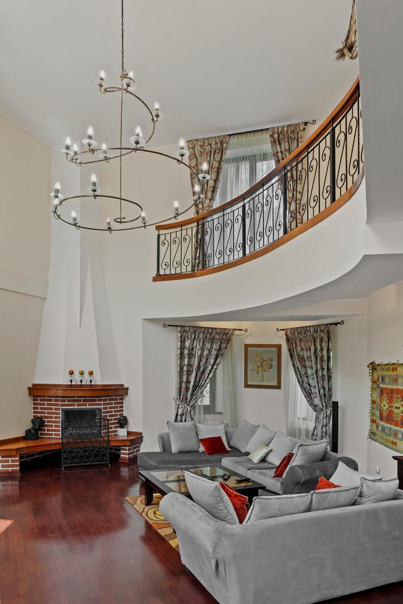 Wine Cellar Villa With Beautiful Garden In Sinaia - Busteni Poiana Tapului エクステリア 写真