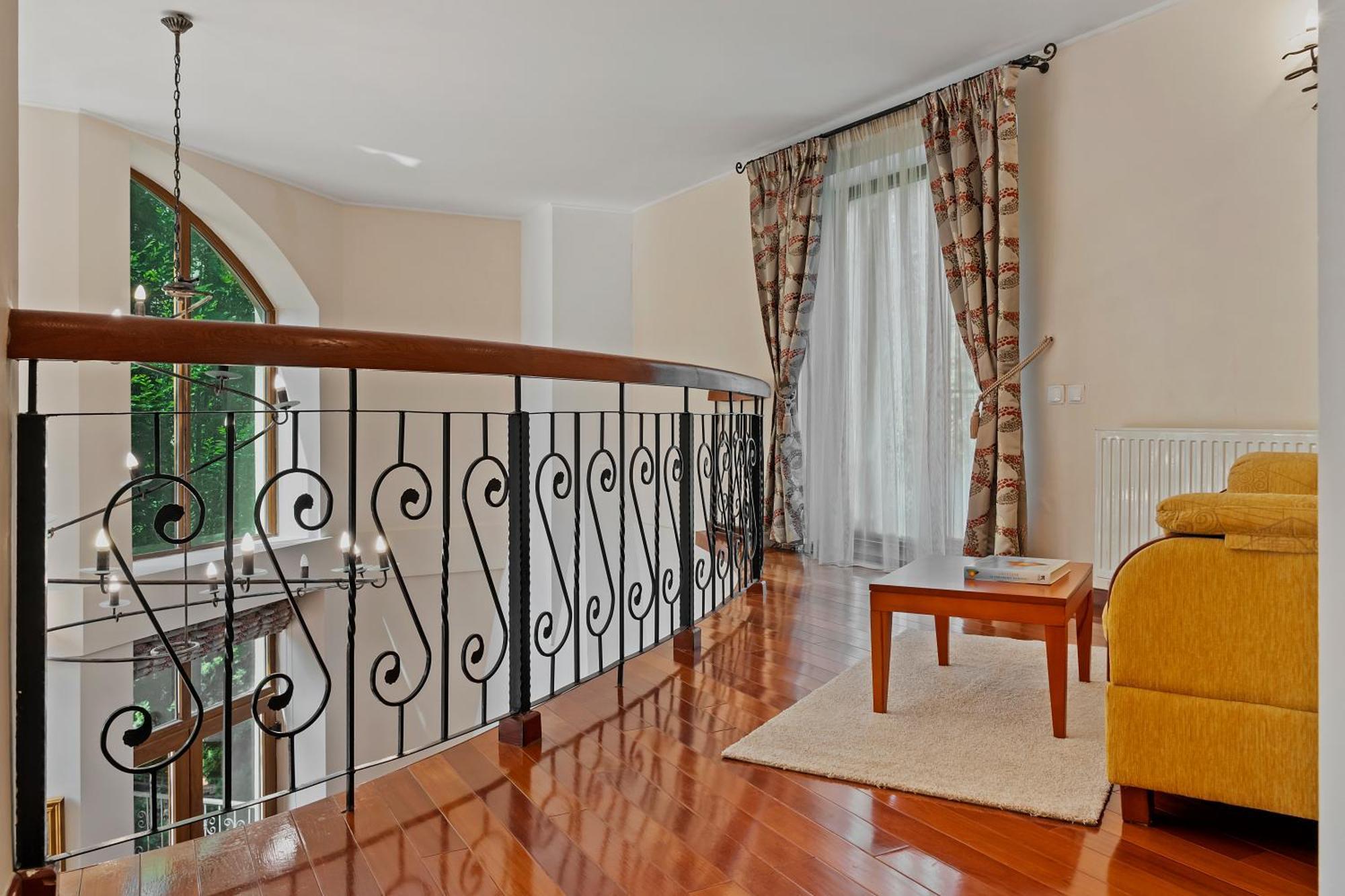 Wine Cellar Villa With Beautiful Garden In Sinaia - Busteni Poiana Tapului エクステリア 写真